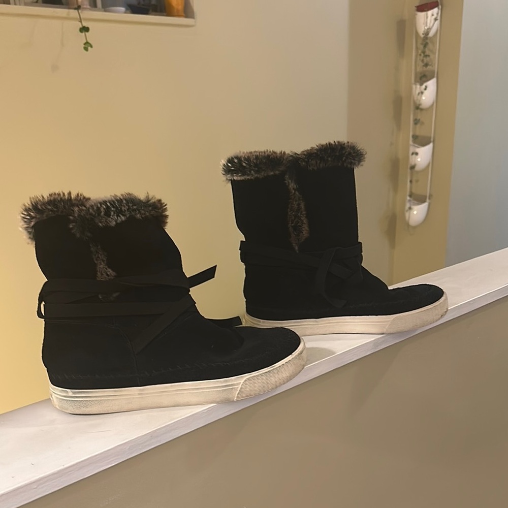 Toms booties 9